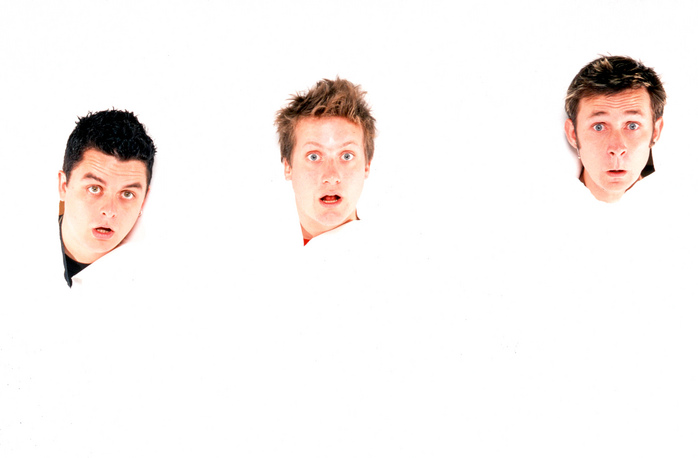003048_2000-XX-XX_-_Green_Day_portraits_-_Germany (698x458, 53Kb)