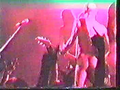 systemofadown14sugarphoenixaz1.jpg (384x288, 28Kb)