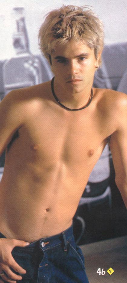 manu_01.jpg (420x932, 52Kb)
