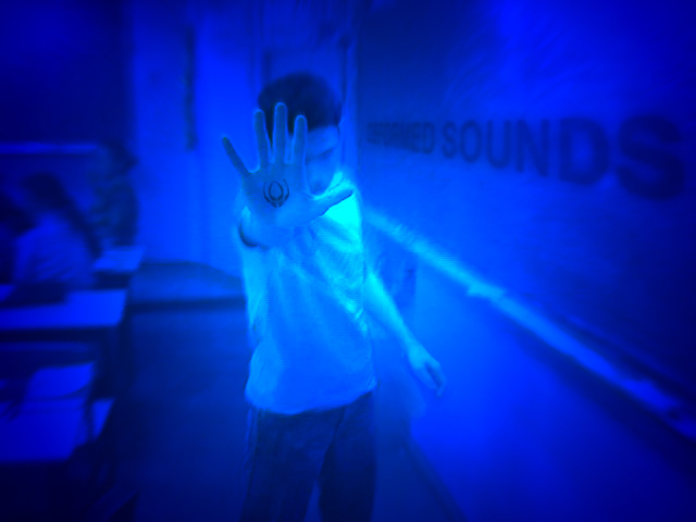 acid%20blue%20in%20da%20school.jpg (640x480, 139Kb)