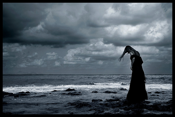 3451396_3340299_Between_Grey_and_Emotion_by_x_horizon.jpg (699x467, 133Kb)