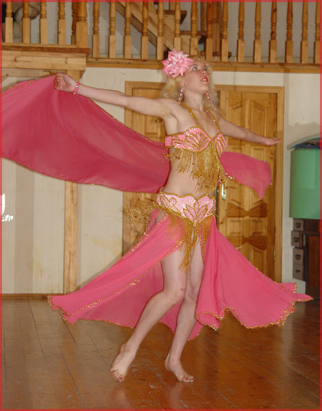Спонсор конкурса. Карина-Барби. Мисс Беллиданс 2006.