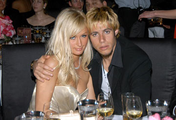 916201_oscarpartyjm44re[1].jpg (360x245, 23Kb)