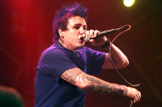282674_Papa20Roach04.jpg (568x378, 51Kb)