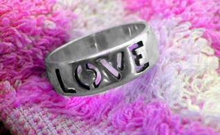 5063193_3402821_657340_ring[1].jpg (318x195, 12Kb)