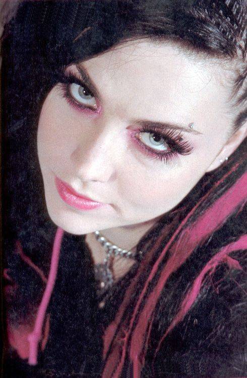 gallery_2_2_3163.jpg (490x748, 64Kb)