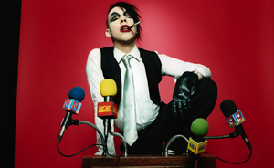 83_MarilynManson1_L311005.jpg (300x184, 70Kb)