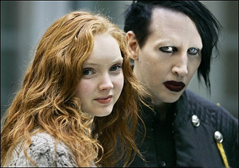 manson_and_lily_cole.jpg (350x246, 34Kb)