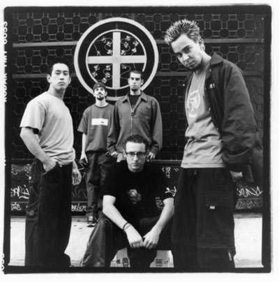559341_linkinpark07.jpg (400x404, 19Kb)