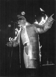 4151868_Rammstein.gif (179x247, 631Kb)