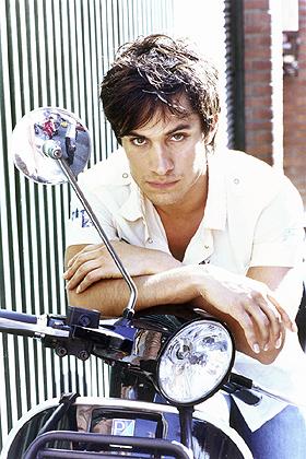 evu_gael_garcia_bernal_01.jpg (280x420, 40Kb)