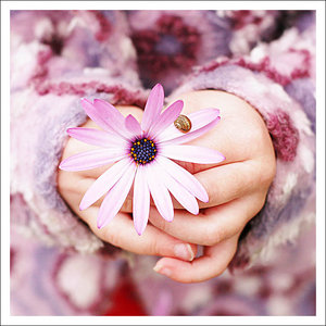5842423_5313665_657731_624923_582404_534962_Her_Flower_1.jpg (300x300, 28Kb)