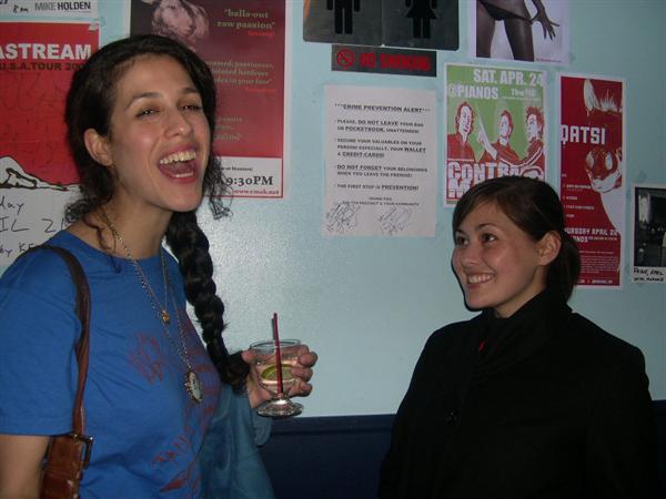 Girlfriends3.jpg (600x450, 35Kb)