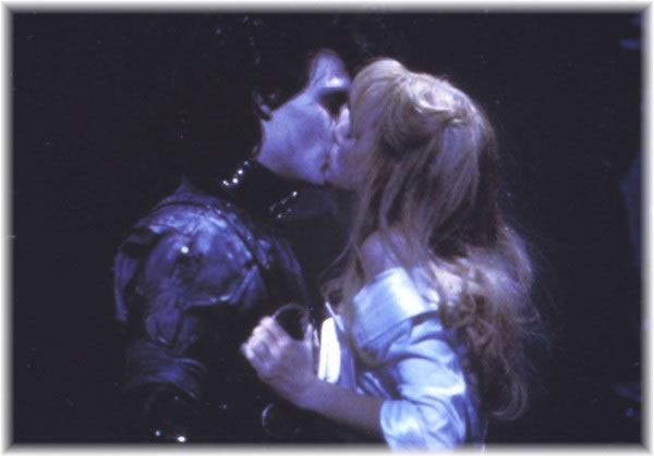 50scissorhands1_jpg.jpg (600x419, 26Kb)
