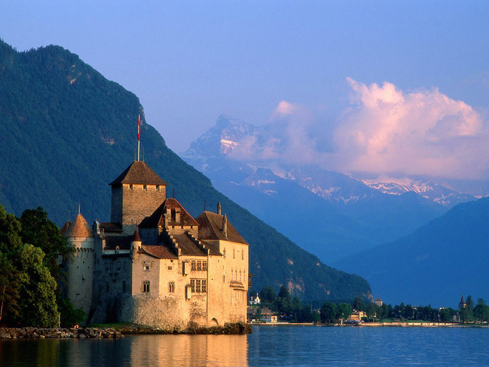 6700471_Chateau_de_Chillon_Castle_Montreux_Switzerland.jpg (700x525, 89Kb)