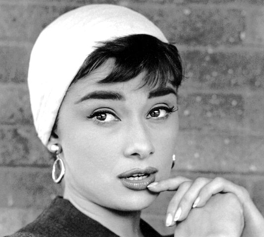 audrey14.jpg (535x480, 43Kb)