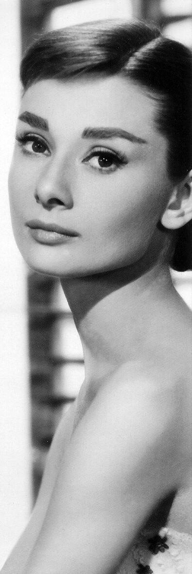audrey_hepburn_gallery_19.jpg (395x1181, 101Kb)