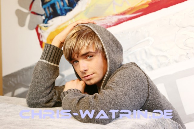7022617_kris.jpg (640x426, 66Kb)